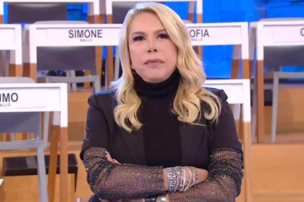 Anna Pettinelli Beccata Cos A Casa La Figlia Carolina La Smaschera