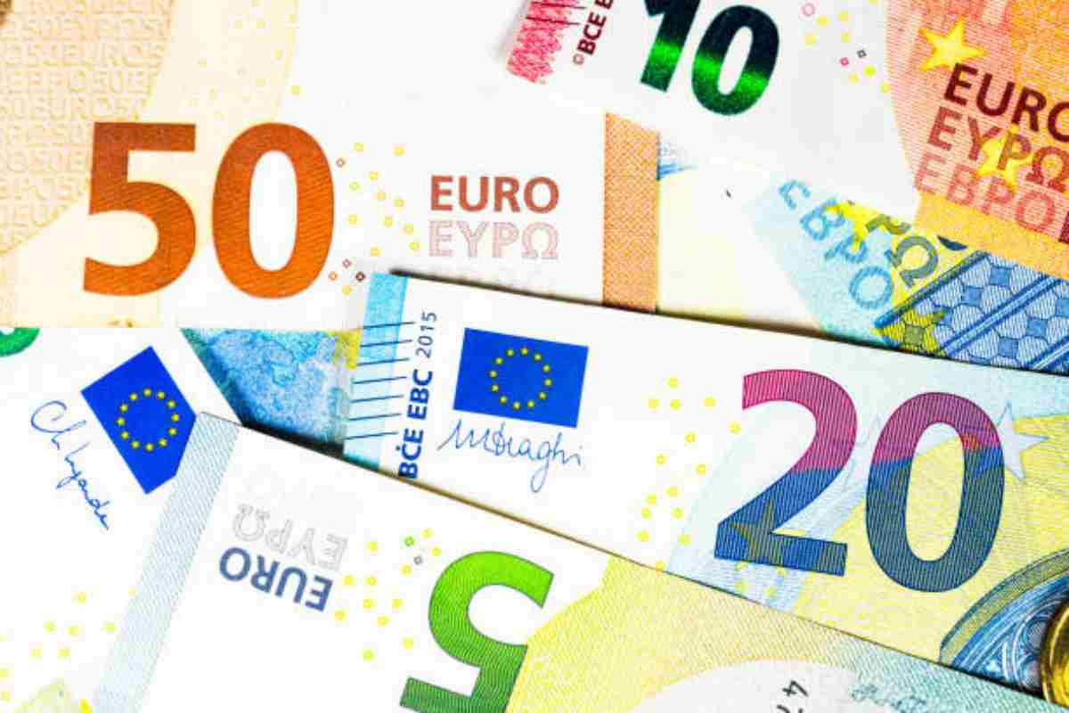 Controlla se hai queste 5 euro nel portafoglio: hanno un particolare e  valgono una fortuna 
