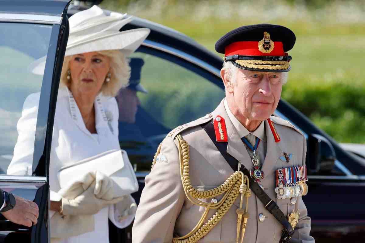 Re Carlo annuncio stato di salute Camilla