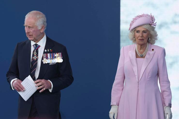 Re Carlo annuncio stato di salute Camilla