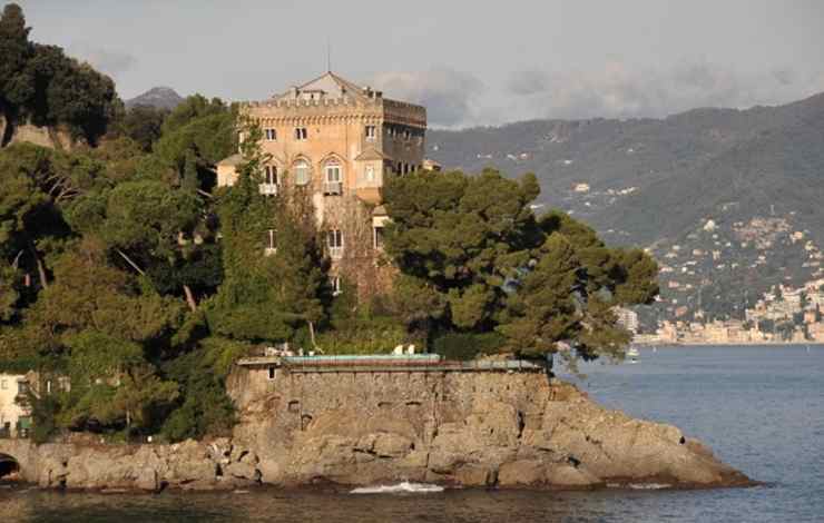 La nuova casa di Pier Silvio e Silvia: un castello a picco sul mare