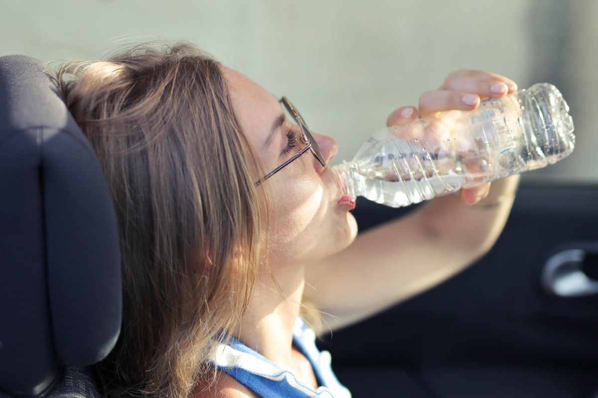 Colpo di calore: perché bisogna bere tanto