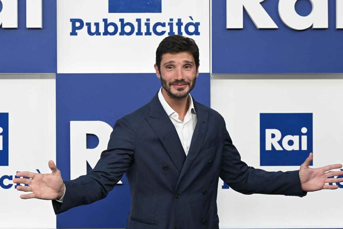 Stefano De Martino accuse contro di lui