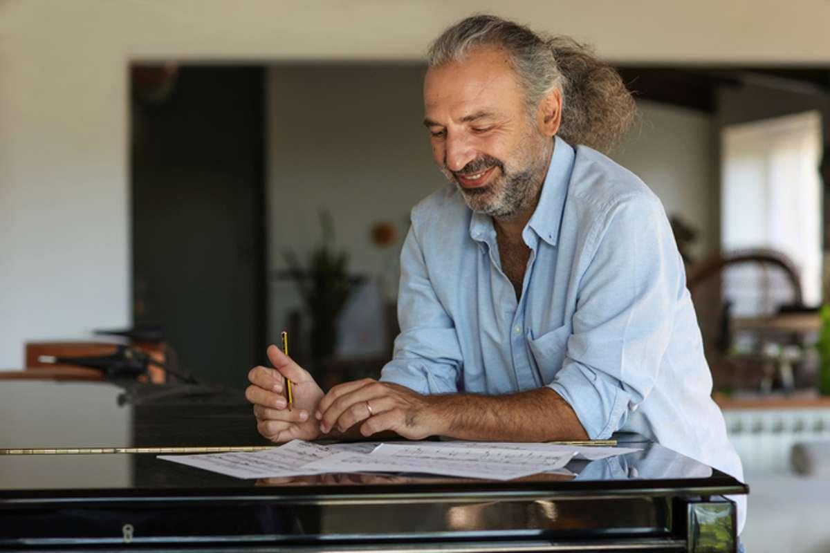 Bollani incanta il pubblico romano al Parco della Musica