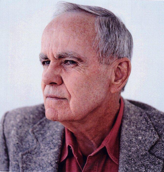 Cormac mccarthy e la sua musa: una controversa storia d'amore con una minorenne