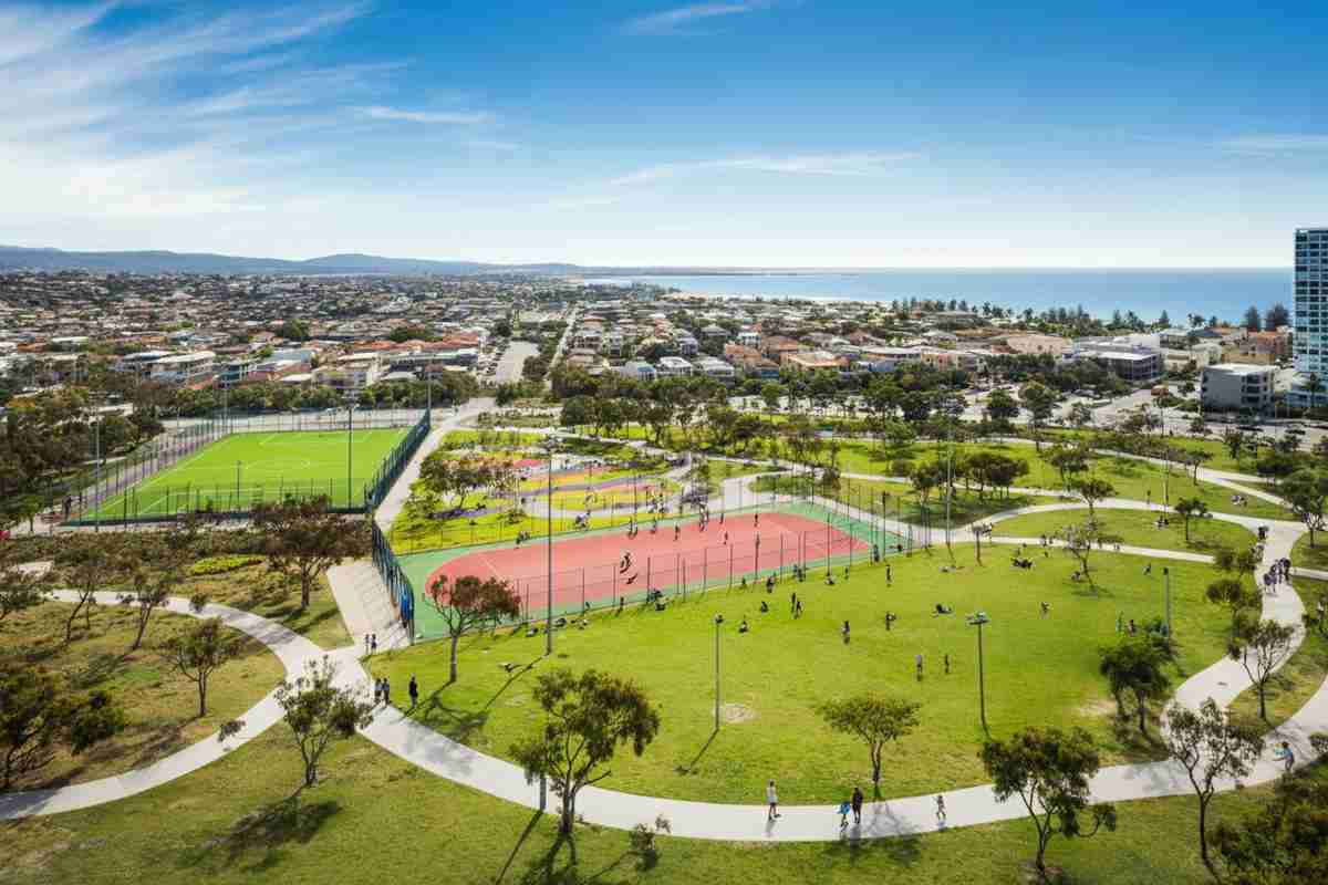 Palermo, smascherato un campo sportivo abusivo in via messina marine