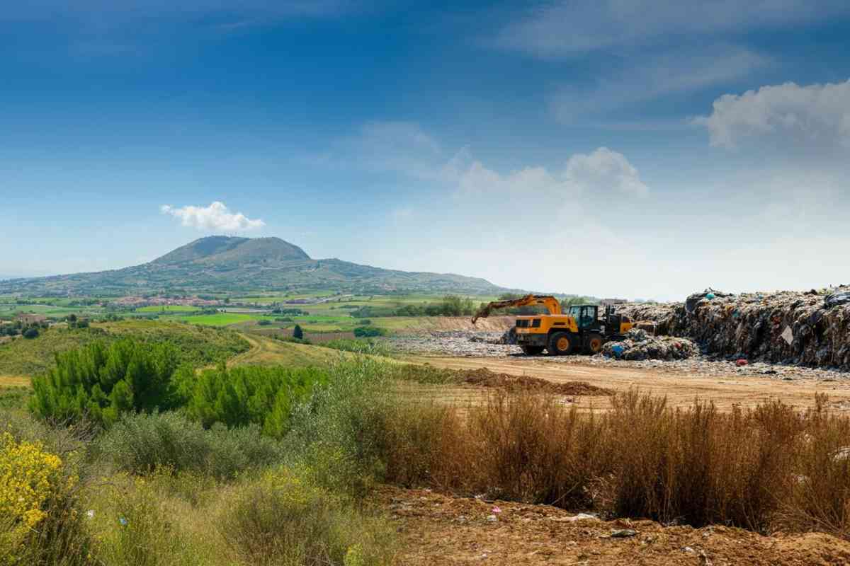 Rifiuti in emergenza: proclamato lo stato di crisi per la discarica di mazzarrà