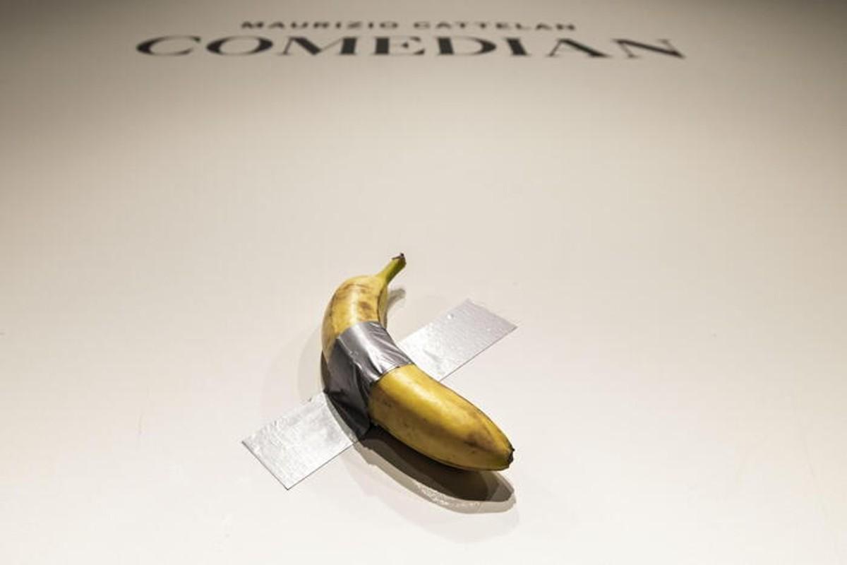 Sotheby's fa il colpo grosso: oltre sei milioni per la banana di cattelan