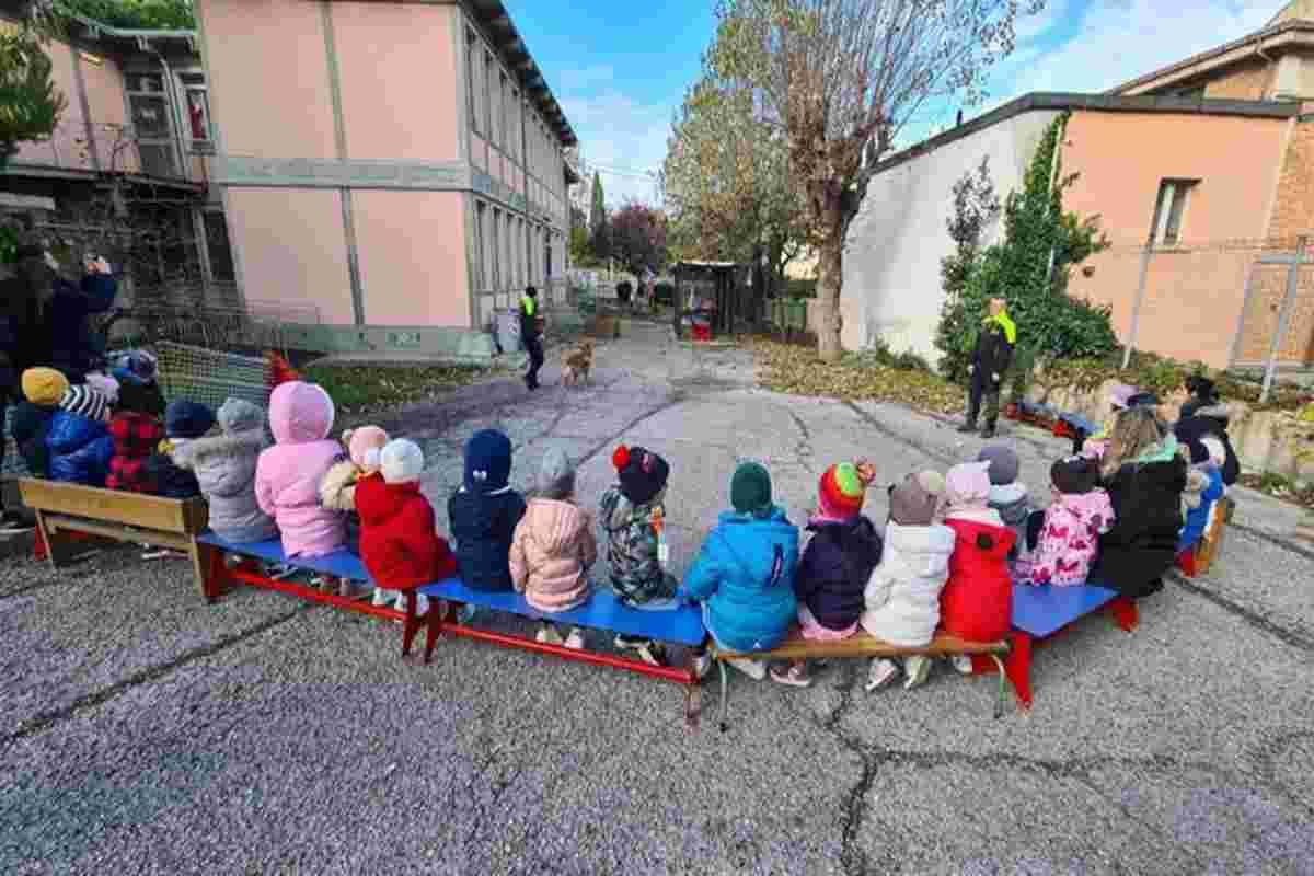 Cani e bambini: un'avventura di soccorso alla scuola rodari