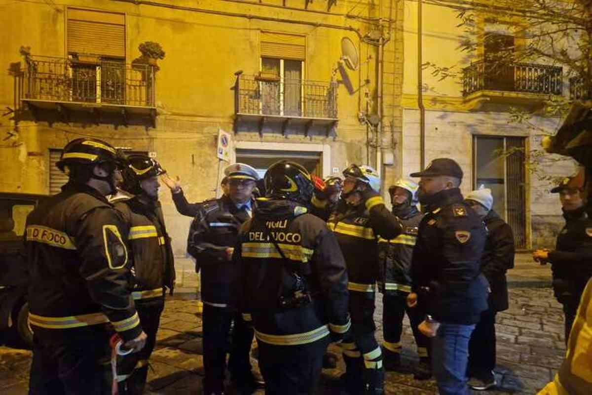 Evacuazione di 19 famiglie a causa di lesioni nei palazzi di strada caltanissetta