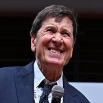 Gianni morandi festeggia 80 anni: un viaggio tra musica e ricordi