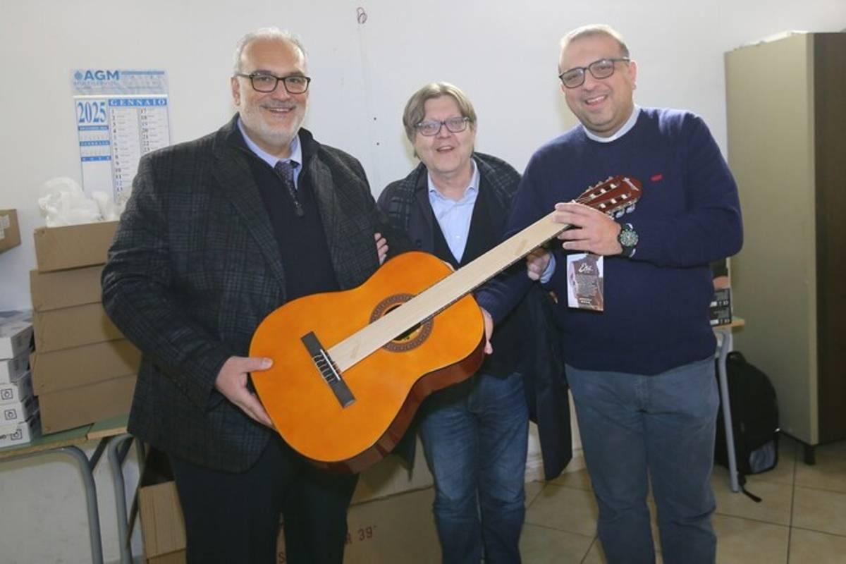 Giovani dei rioni sperone e roccella si sfidano a tombola a palermo