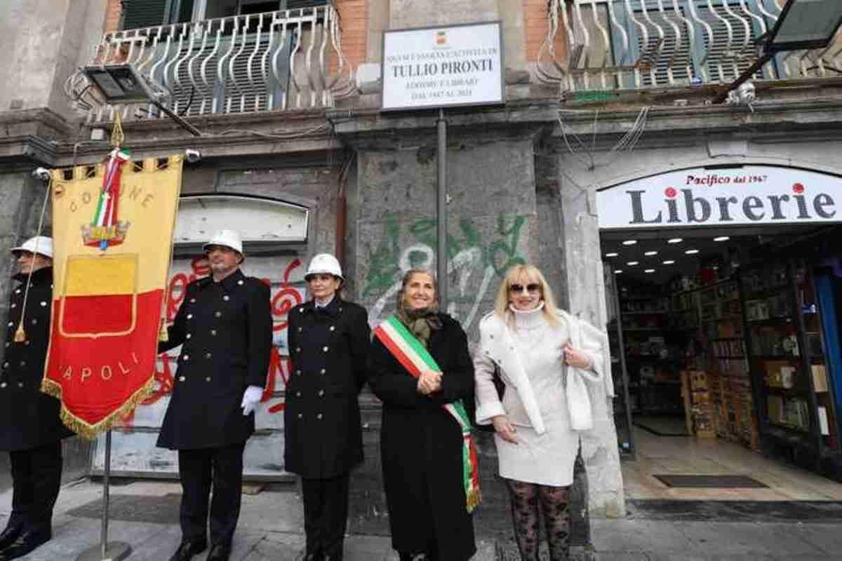 Napoli celebra l'eredità di tullio pironti, un editore indimenticabile