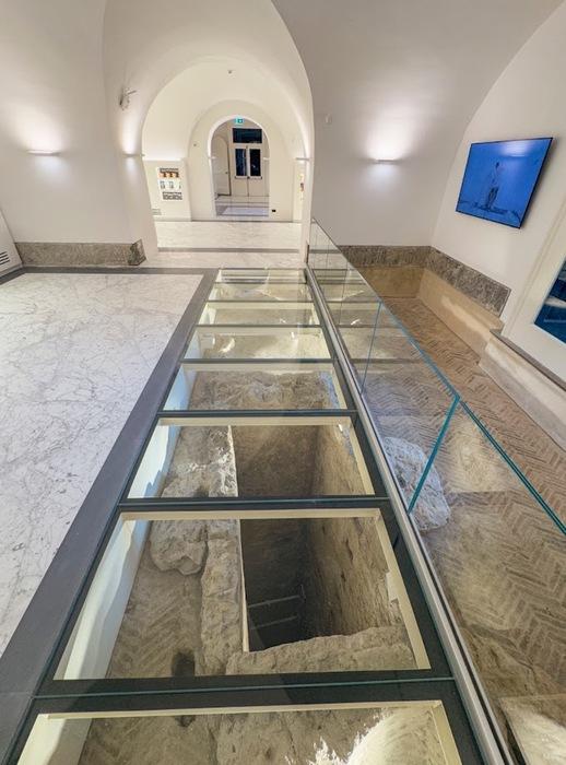 Nuovi orizzonti al palazzo reale: esplora la storia di napoli da angolazioni inedite