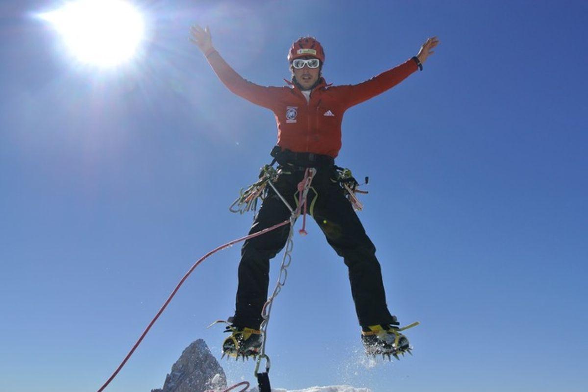 Scoperta shock: motorini abbandonati nelle falesie da alpinisti della bordella