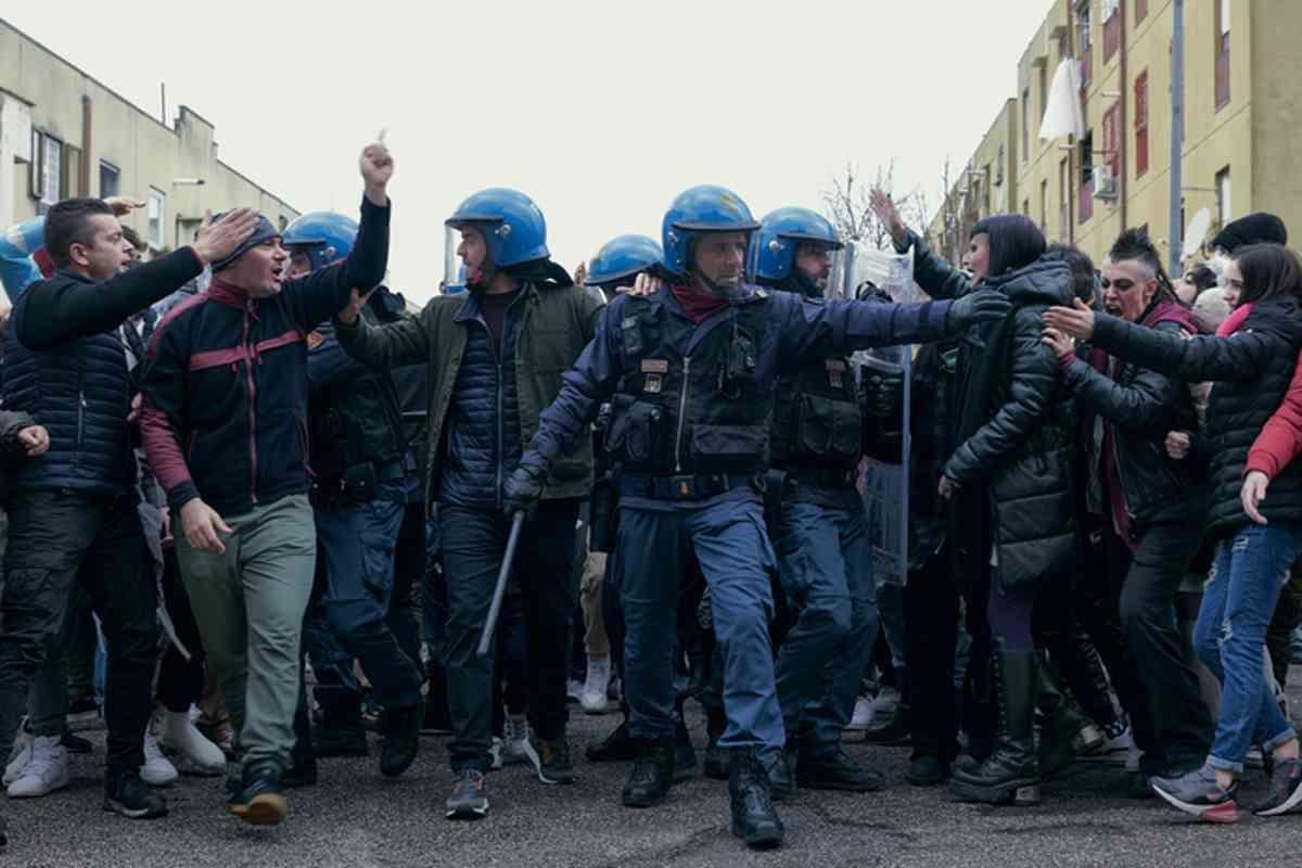 Acab torna in scena: il reparto mobile sbarca su netflix dopo 14 anni