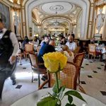 Domani riapre il leggendario caffè gambrinus di napoli