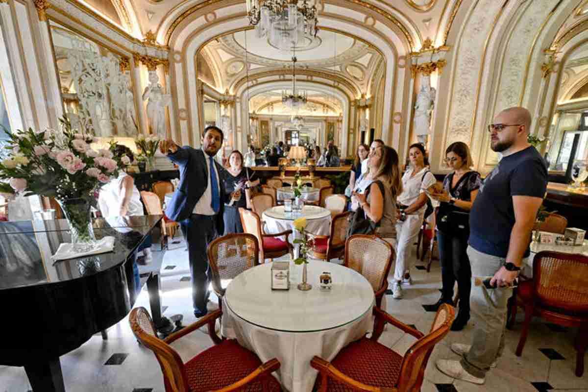 Il caffè gambrinus di napoli riapre le porte ai suoi storici saloni