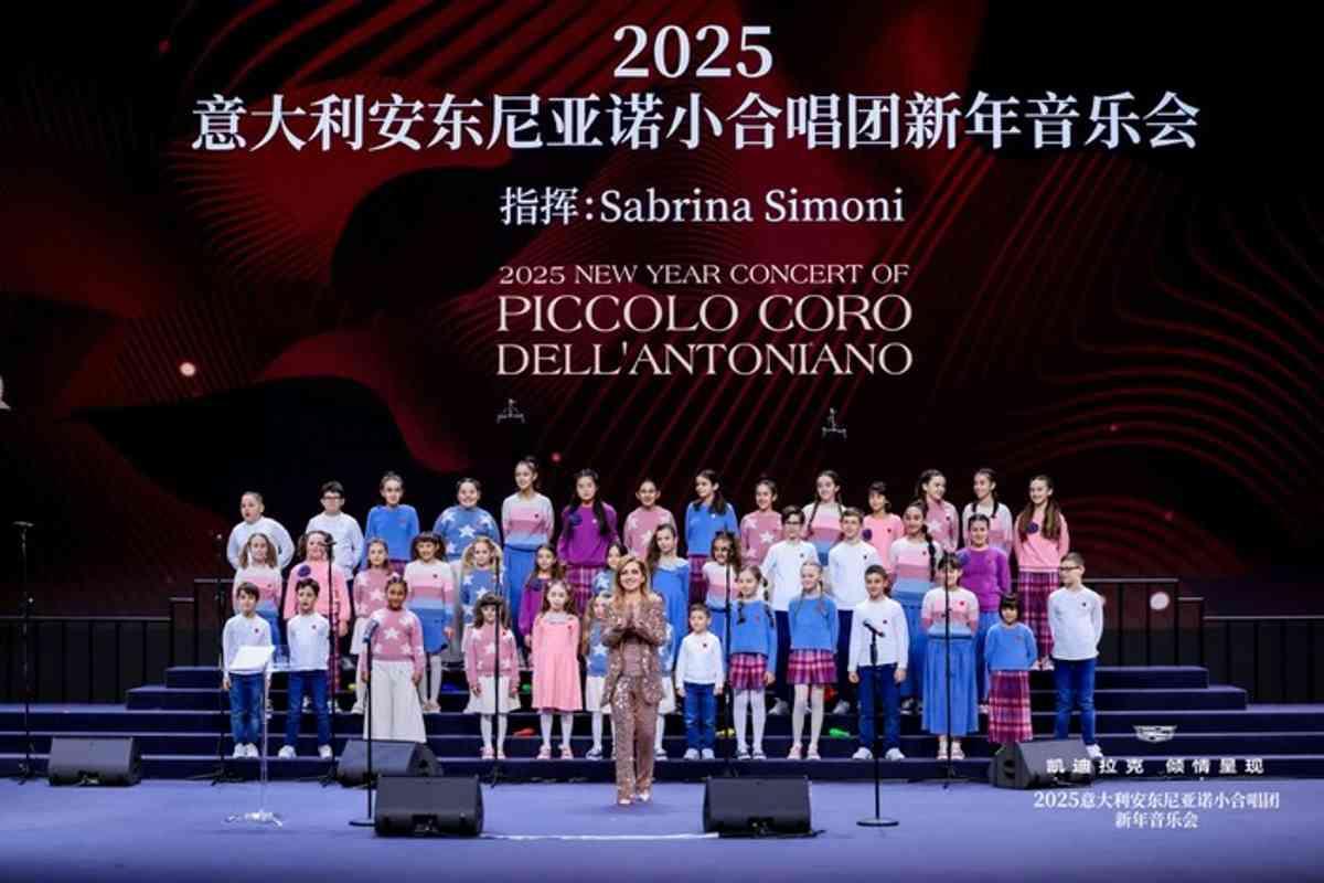 Il piccolo coro dell'antoniano conclude il suo emozionante tour a nanchino