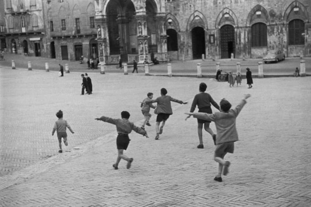 L'italia attraverso l'obiettivo di henri cartier-bresson: una mostra imperdibile a camera