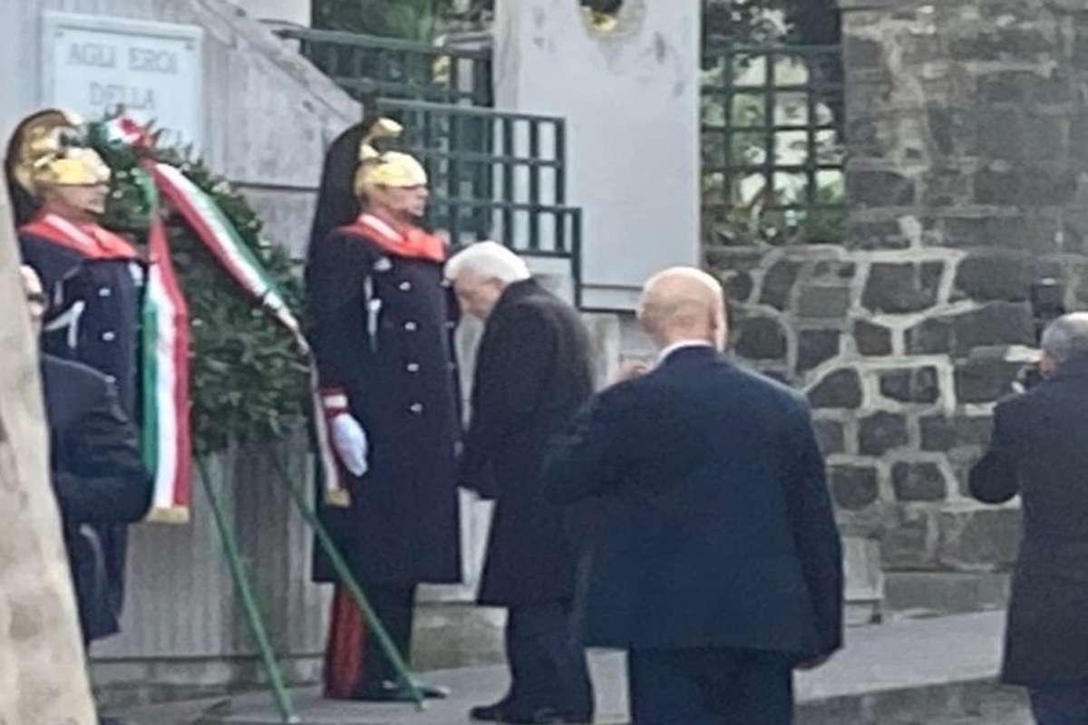 Mattarella in visita nel catanese per festeggiare l'apertura di una nuova scuola