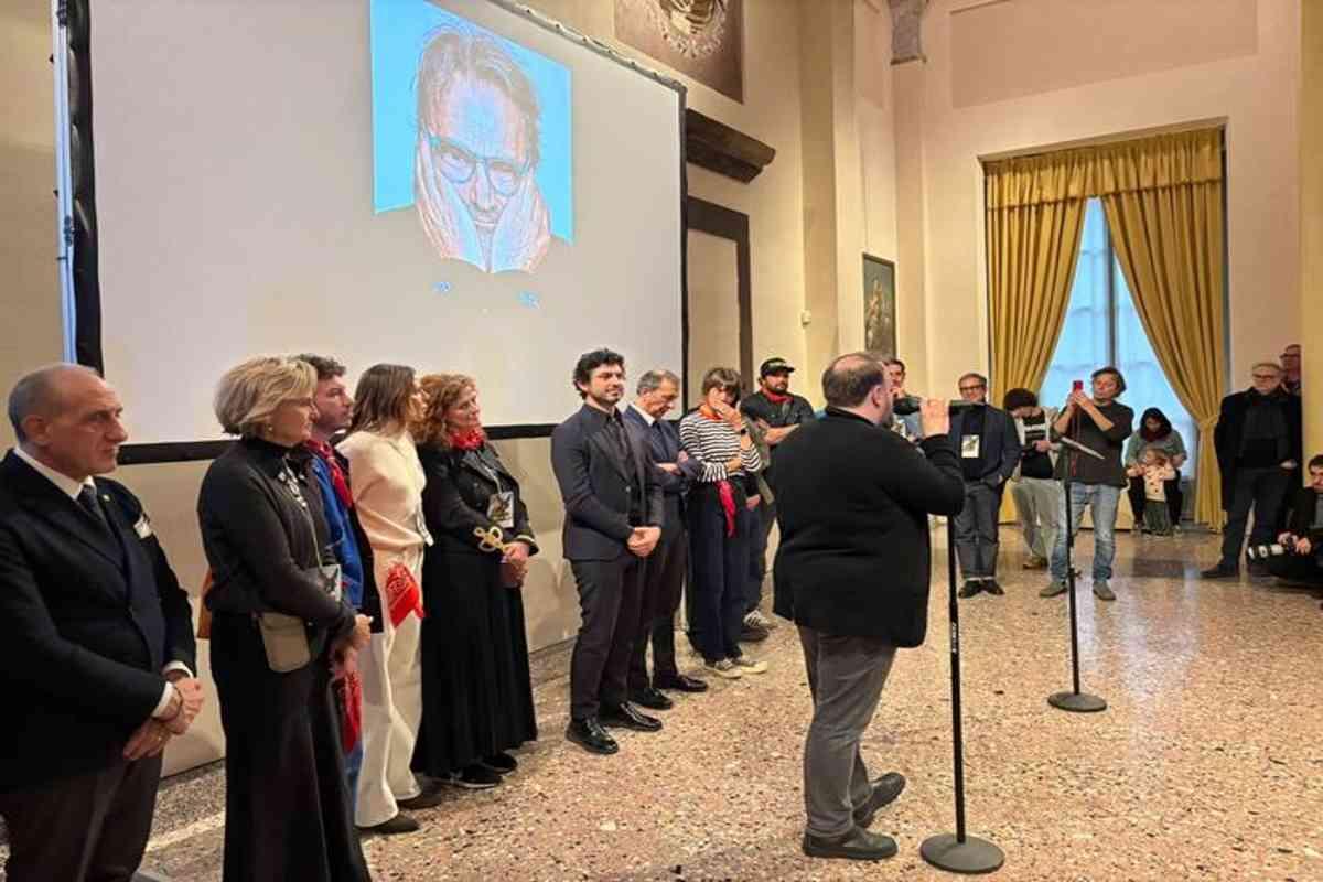 Milano celebra toscani attraverso le sue immagini e una cerimonia emozionante