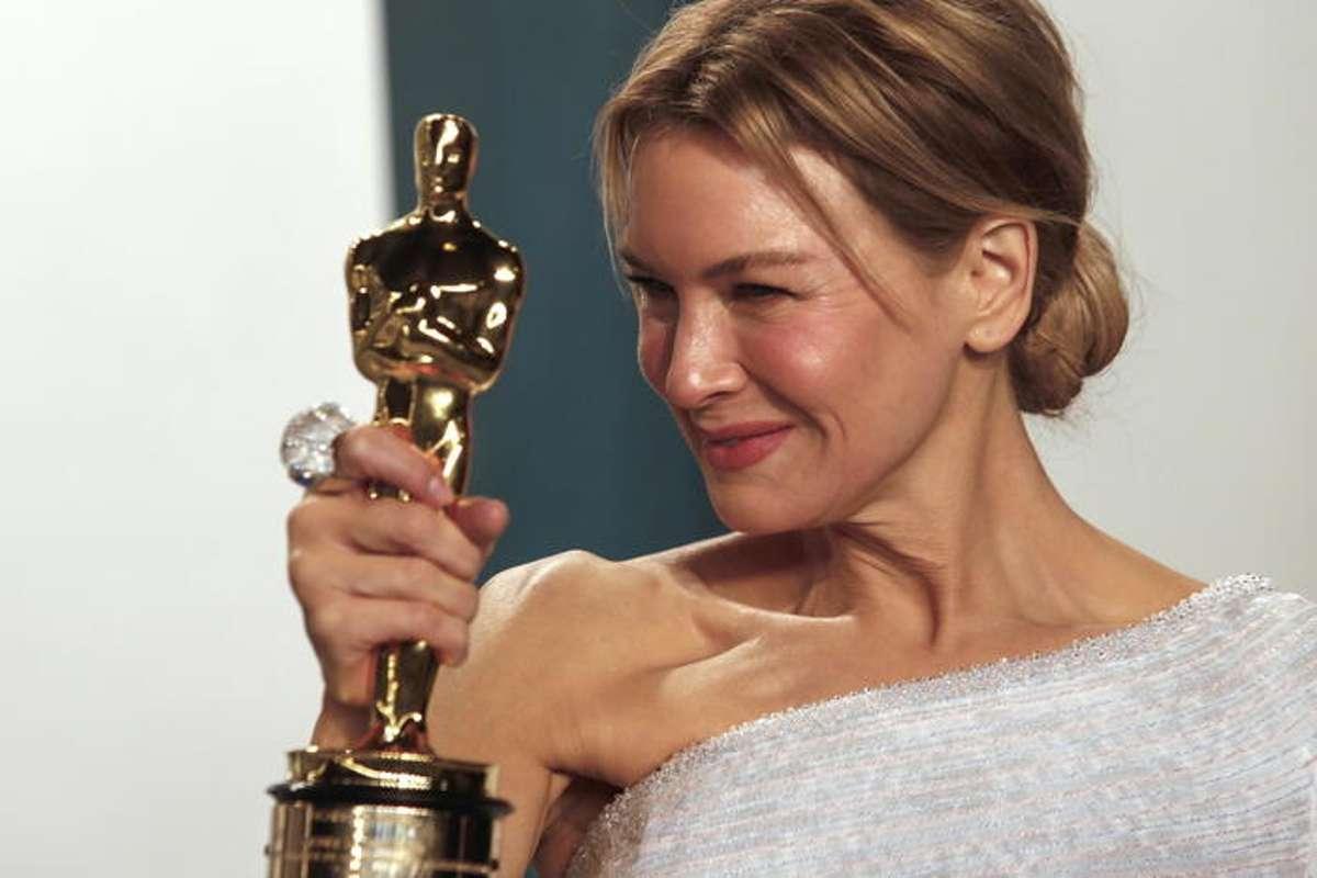 Renée zellweger svela il suo segreto: la lotta con la voce che l'ha stancata