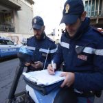 Sosta selvaggia a catania: scattano 48 multe in un colpo solo