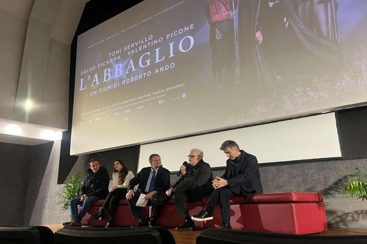 Un trio d'eccezione: servillo, ficarra e picone insieme per un successo assicurato